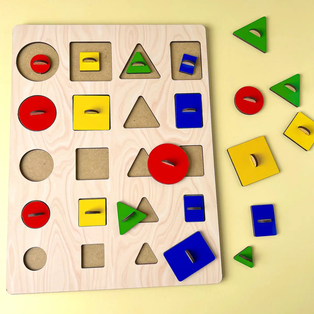 Дерев'яна рамка-вкладка Геометричні вкладки "Розміри". Розвиваюча гра для дітей